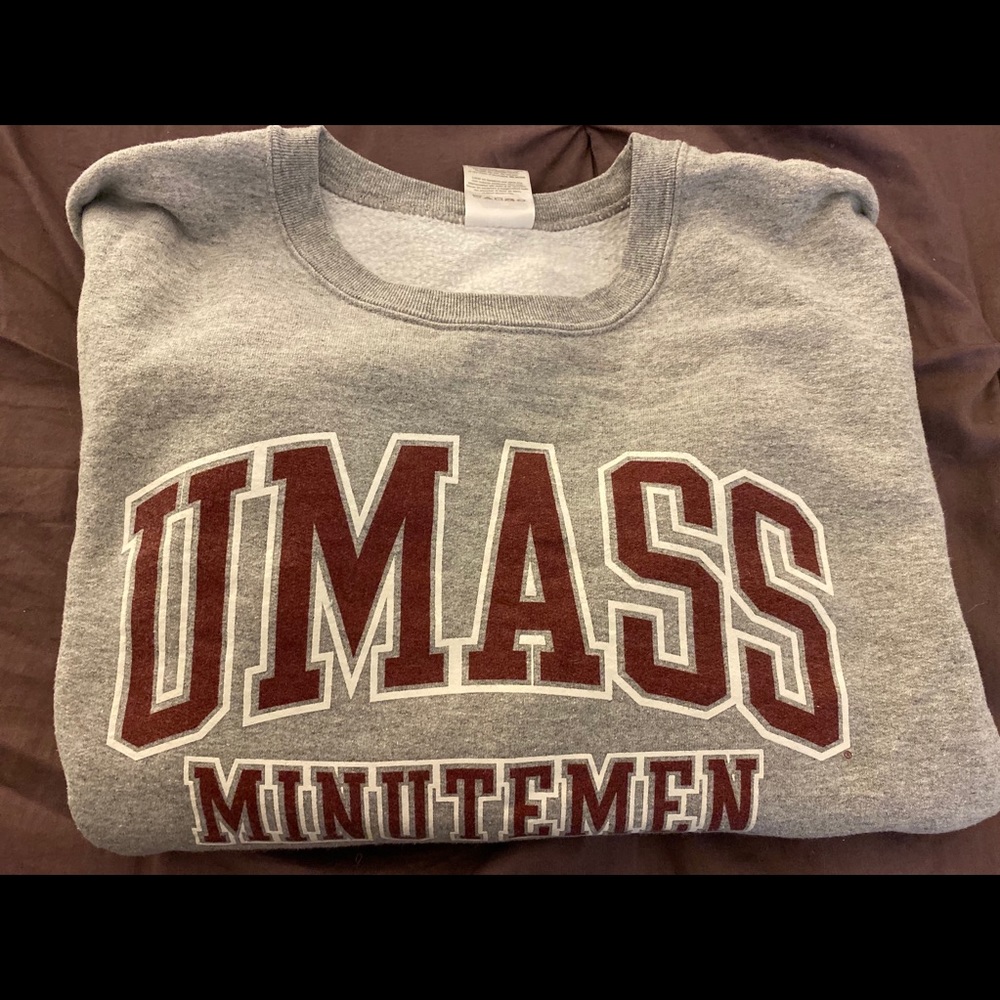 UMASS sweatshirt